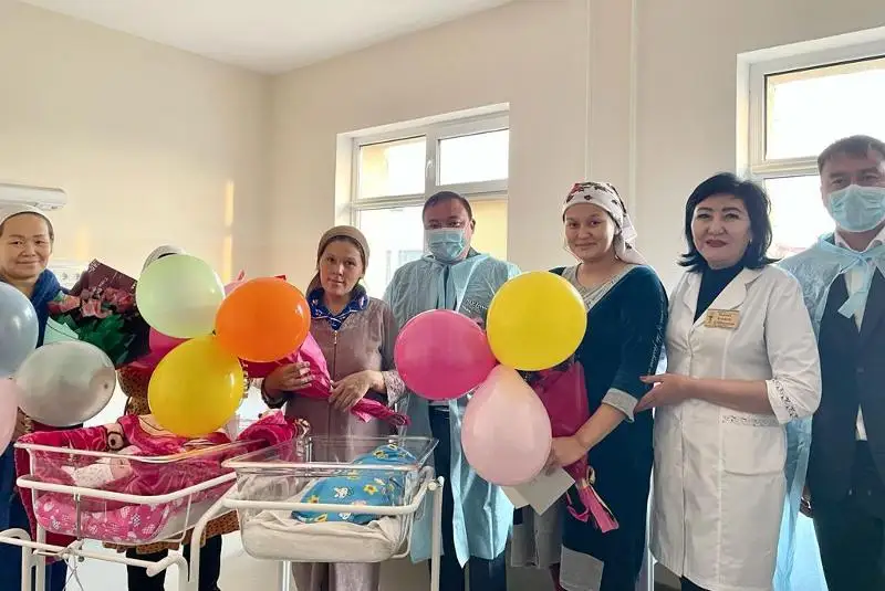 Túrkistan oblysynda mereke kúnderi 248 sábı dúnıege keldi