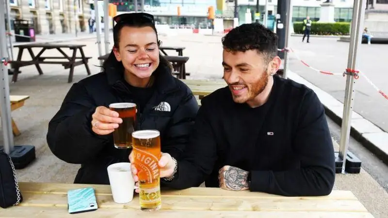 Коронавирус в мире: в Британии смягчают запреты, но «индийский» штамм может внести коррективы