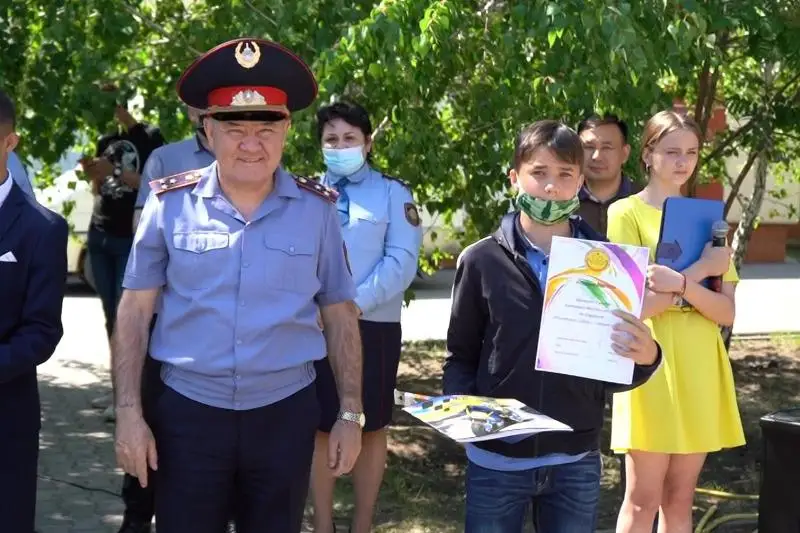 Костанайские полицейские поздравили воспитанников детдома