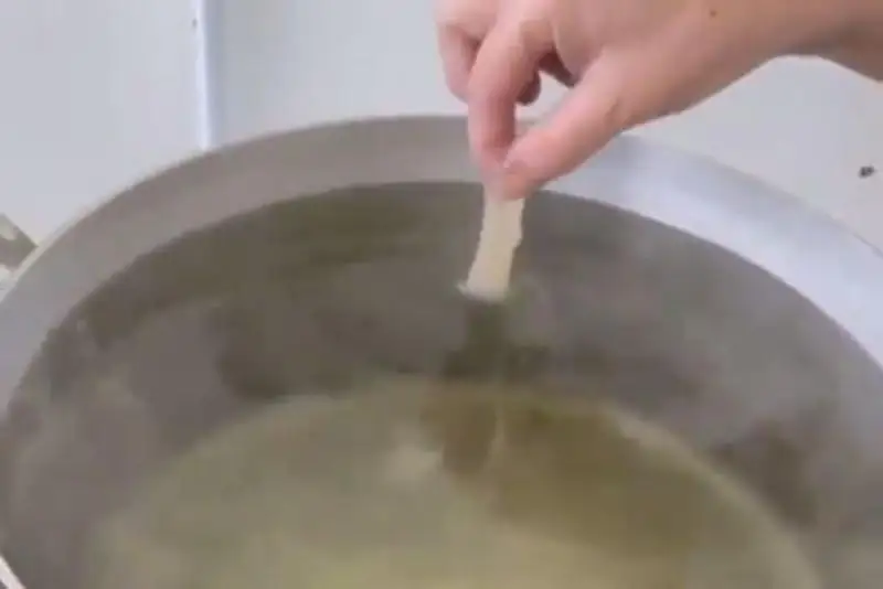 Слизь в воде: информацию из соцсетей проверяют санврачи СКО