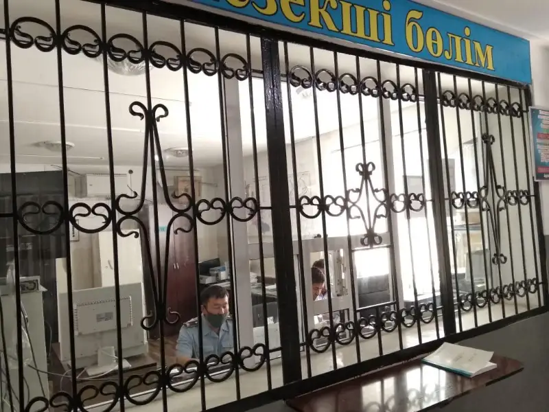 Полицейские задержали афериста, обещавшего вытащить машину со штрафстоянки