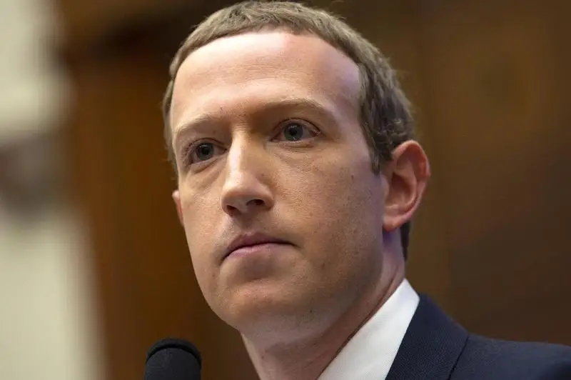 Глава Facebook Марк Цукерберг извинился за сбой в соцсетях