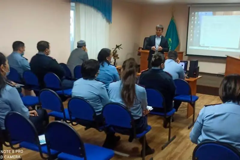 О вреде деструктивных религиозных течений рассказали теологи сотрудникам ДУИС столицы