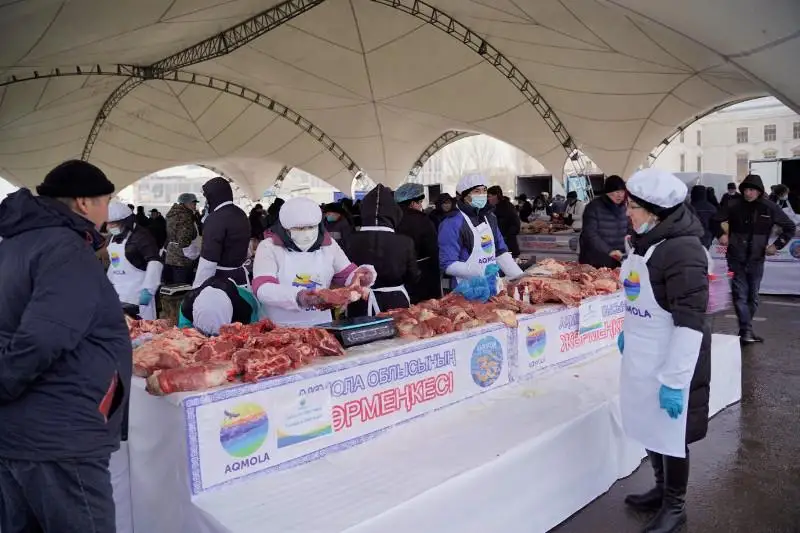 Около 500 тонн продукции привезли на ярмарку в Нур-Султан из Акмолинской области