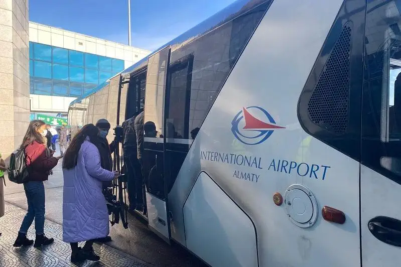 Как сотрудники аэропорта Алматы проводили эвакуацию во время беспорядков