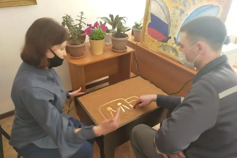 Песочную терапию используют в работе с осужденными в Акмолинской области