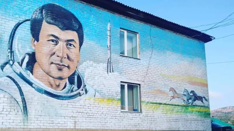 Муралы с Токтаром Аубакировым и Алиханом Бокейхановым появились в Каркаралинске