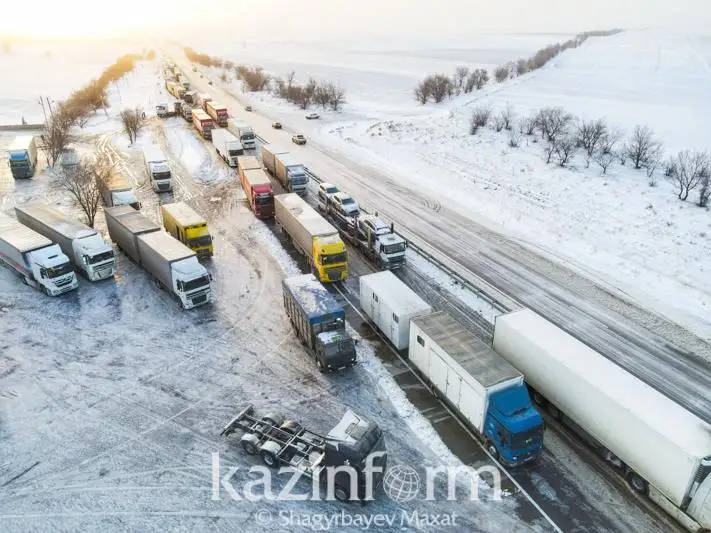 Из-за непогоды жителям Туркестанской области рекомендуют не выезжать в дорогу