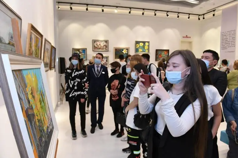 В Библиотеке Елбасы открылась выставка «Жемчужины Алатау»