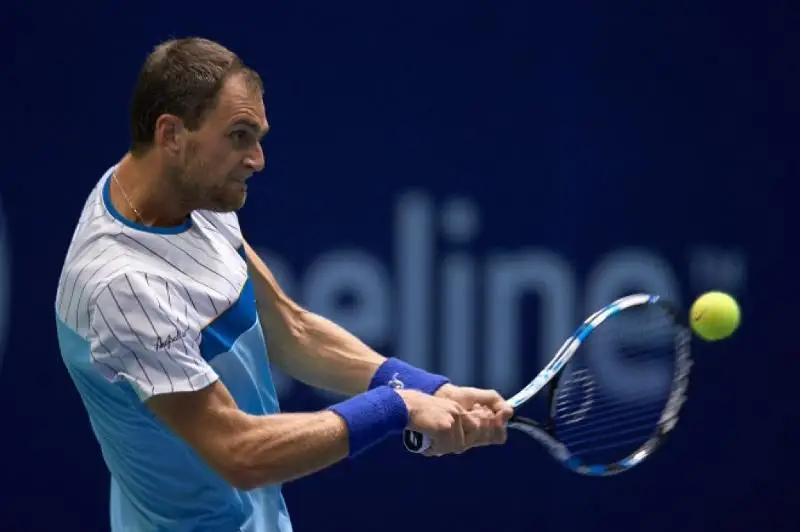 Александр Недовесов вышел в финал теннисного турнира в Братиславе