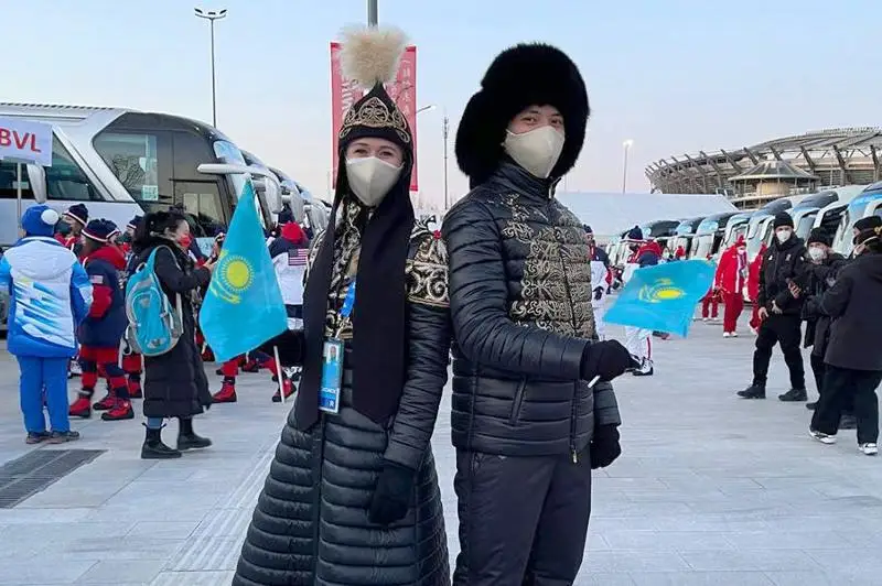 Стартовала церемония открытия ОИ-2022: знаменосцы Казахстана предстали в исторических образах