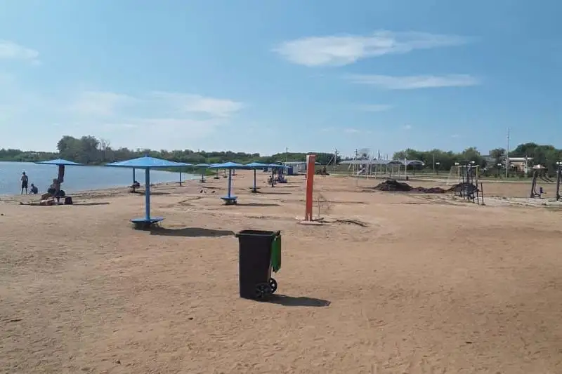 В Петропавловске арендатора озера наказали за мусор на берегу