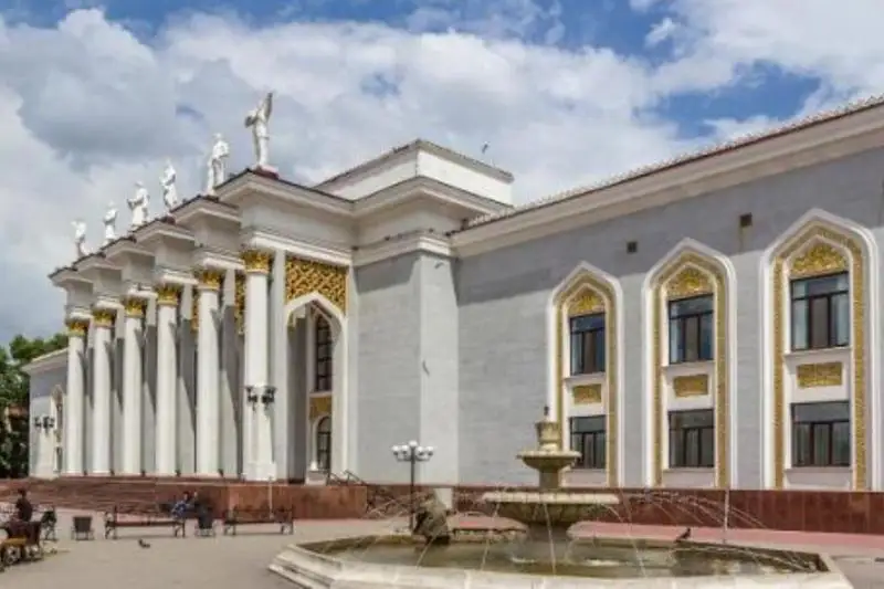 Ремонт карагандинского Дворца культуры горняков завершится в конце августа