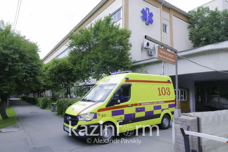 На жалобы водителей скорой помощи Алматы ответил их директор