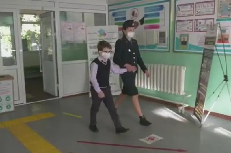 В столице вблизи школ усилены наряды полиции