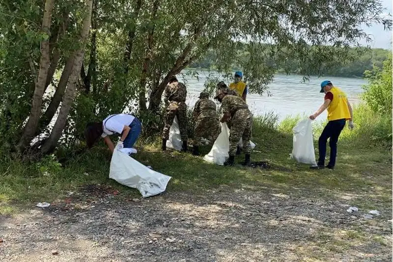 Óskemende «Bir ózen – bir taǵdyr» atty halyqaralyq ekologııalyq aktsııa ótti