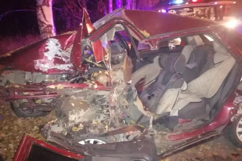 Зажатого в салоне авто после ДТП водителя спасли в ВКО