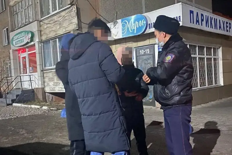Petropavlda 17 jasar bozbala maskúnem anasynyń kesirinen úıinen qashqan