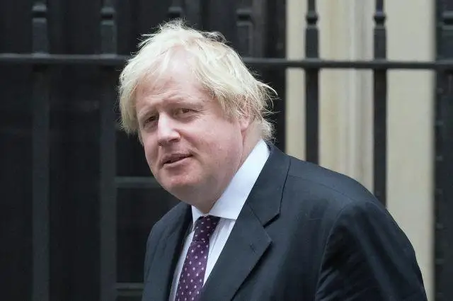 Борис Джонсон уходит на самоизоляцию