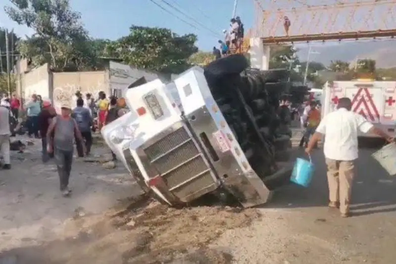 По меньшей мере 49 человек погибли в результате ДТП в Мексике