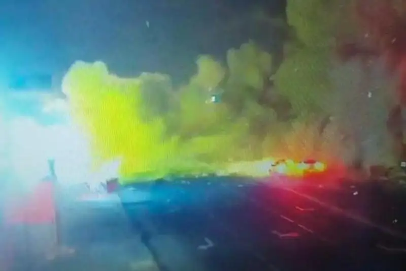 На месте ЧП в Актау работают около 50 человек