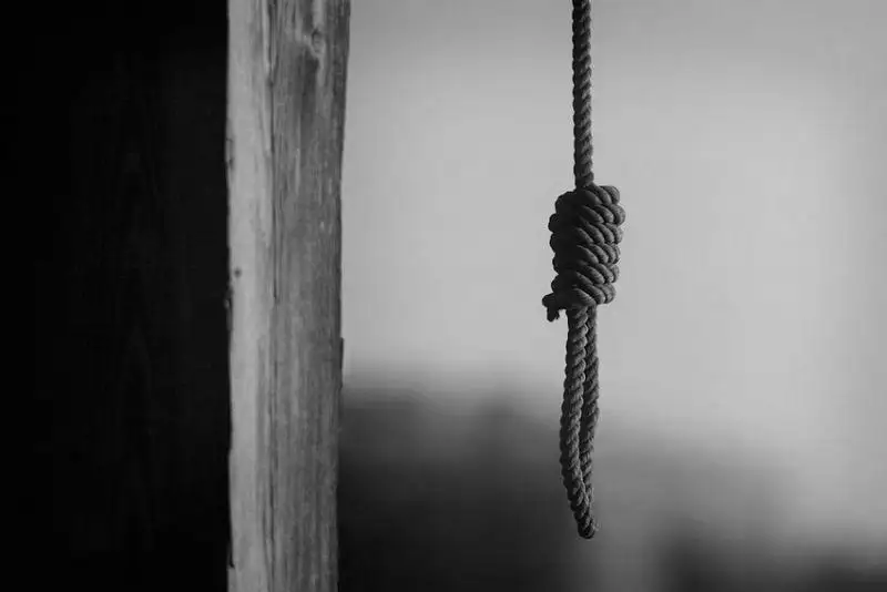 Тело повешенного  мужчины нашли в Алматы