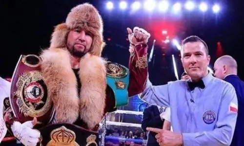 Jeńilmegen qazaqstandyq chempıon WBC reıtınginde jekpe-jeksiz kóterildi