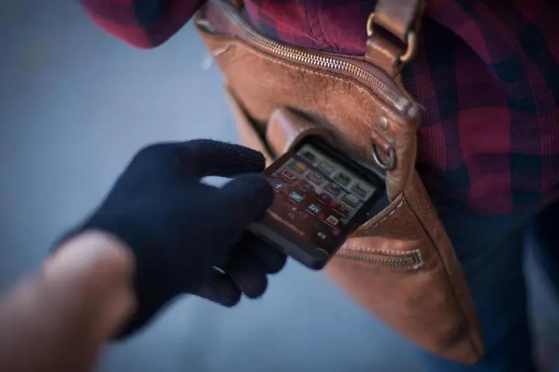 В автобусах и на остановке воровал гаджеты мужчина в Нур-Султане