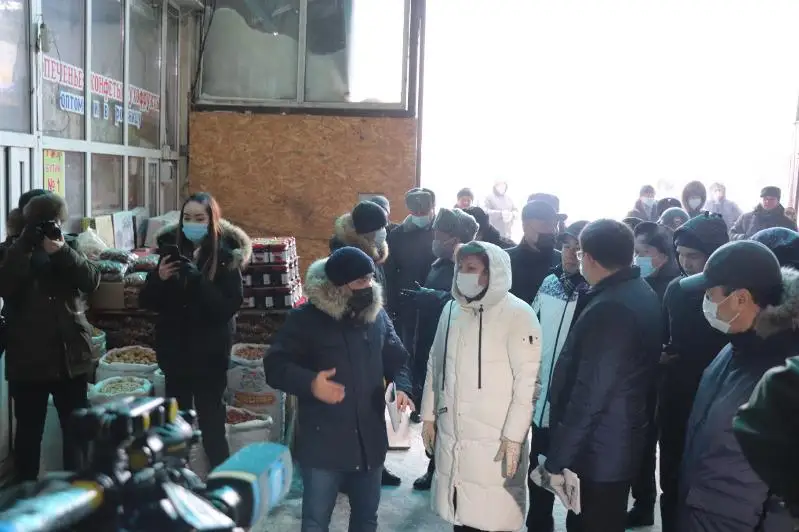 Депутаты Мажилиса выслушали проблемы работников столичного рынка «Шарын»