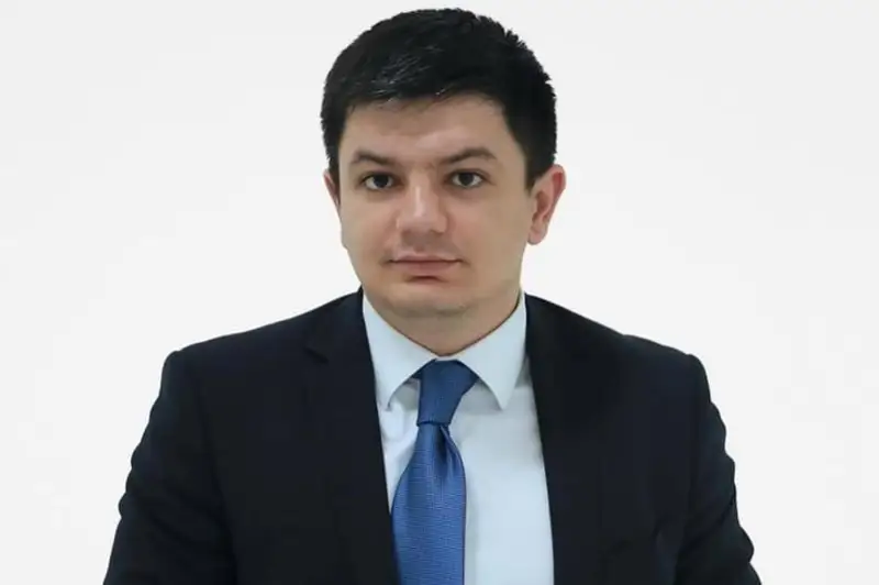 Президент РК делает основной упор на повышение эффективности работы госаппарата - политолог