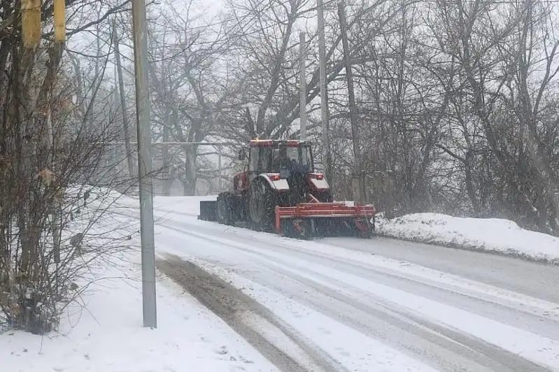 В Алматы пошел снег: в уборке улиц задействовано более 1400 человек
