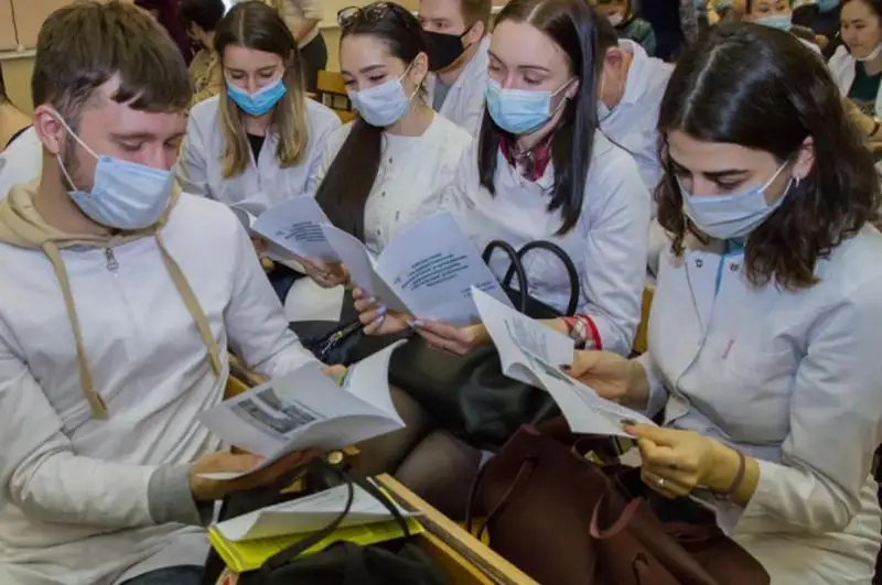 Что предлагают молодым специалистам карагандинские медорганизации