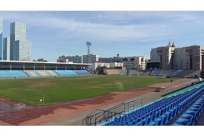 Елордадағы ескі стадион апаттық жағдайда тұр