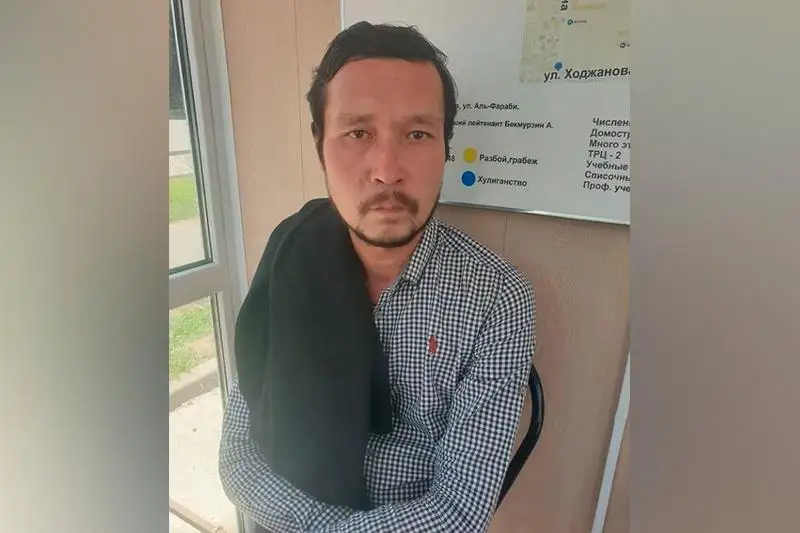 Almatyda termınal buzǵan er adam vıdeoǵa túsip qaldy