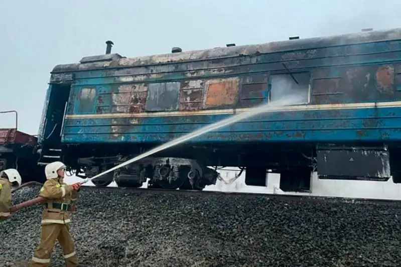 Возгорание в вагоне рельсосварочного поезда произошло на участке Бейнеу-Сайутес