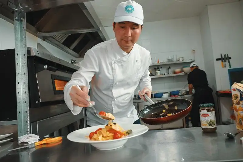 Рука помощи: Роль социального предпринимательства в создании инклюзивного общества в Казахстане