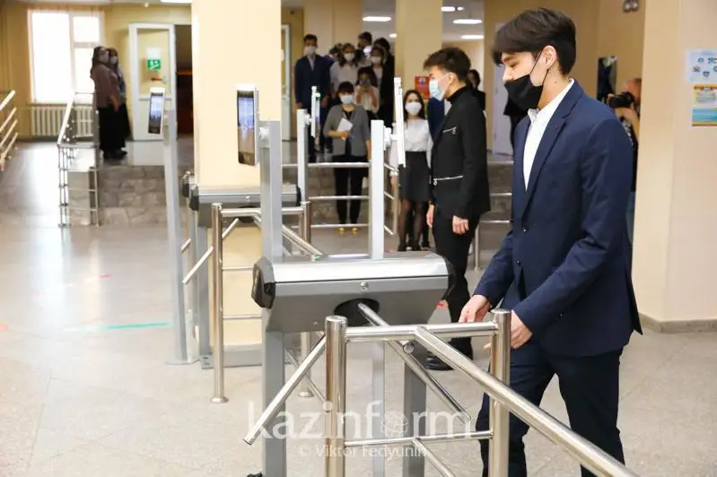 Определены требования к началу учебного года в штатном формате в столице