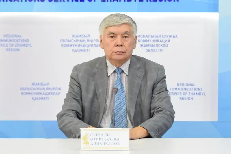 Самому молодому из 38 новоизбранных акимов сельских округов в Жамбылской области - 28 лет