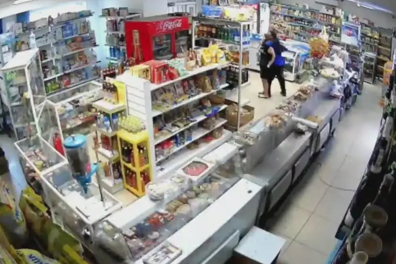 Вооруженное нападение совершил мужчина на магазин в Нур-Султане