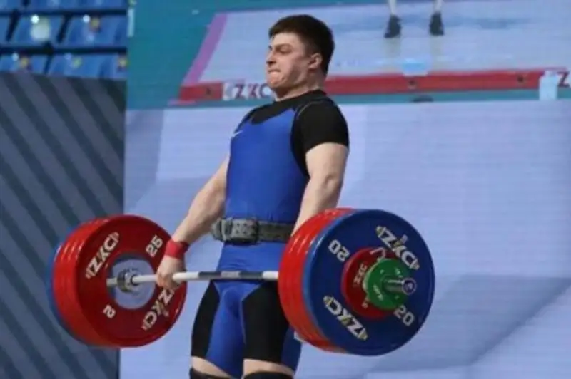 Казахстанский тяжелоатлет выиграл малую серебряную медаль чемпионата мира