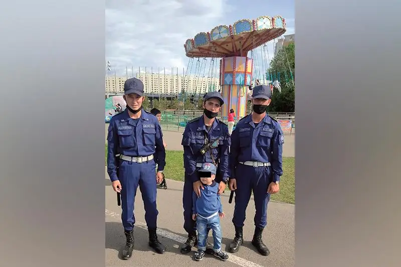 За один час столичные гвардейцы вернули родителям потерявшихся детей