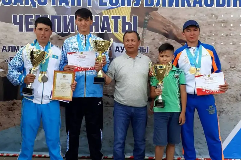 «Золото» чемпионата по жамбы ату завоевала сборная Туркестанской области