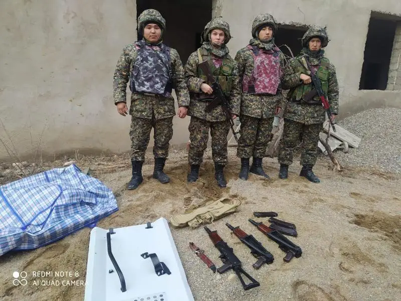 Схроны оружия обнаружены на кладбище и стройке в Таразе