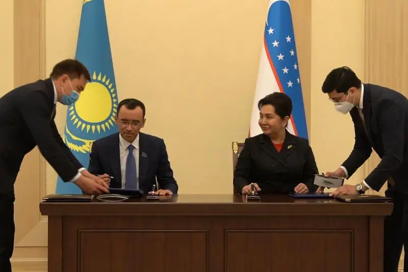 Дорожная карта сотрудничества сенатов Казахстана и Узбекистана подписана в Ташкенте