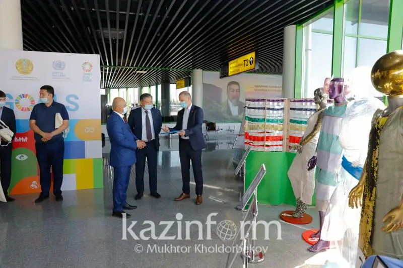 Ликвидация нищеты, гендерное равенство: в столичном аэропорту открыли экспозицию по Целям устойчивого развития