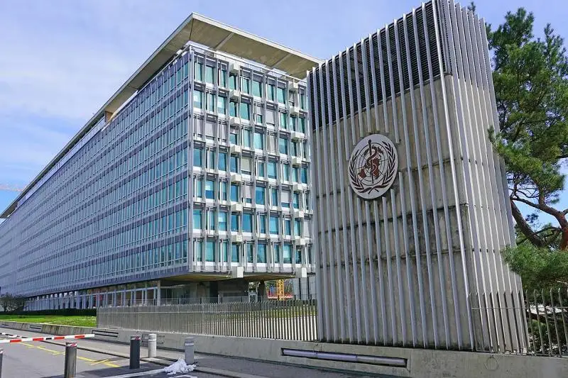 В борьбе с COVID-19 человечество прошло почти 60% пути, считают в ВОЗ