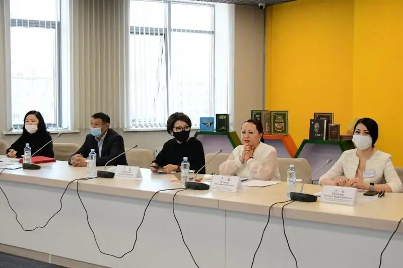 Презентация первой национальной платформы электронных учебников TopIQ прошла в Кокшетау