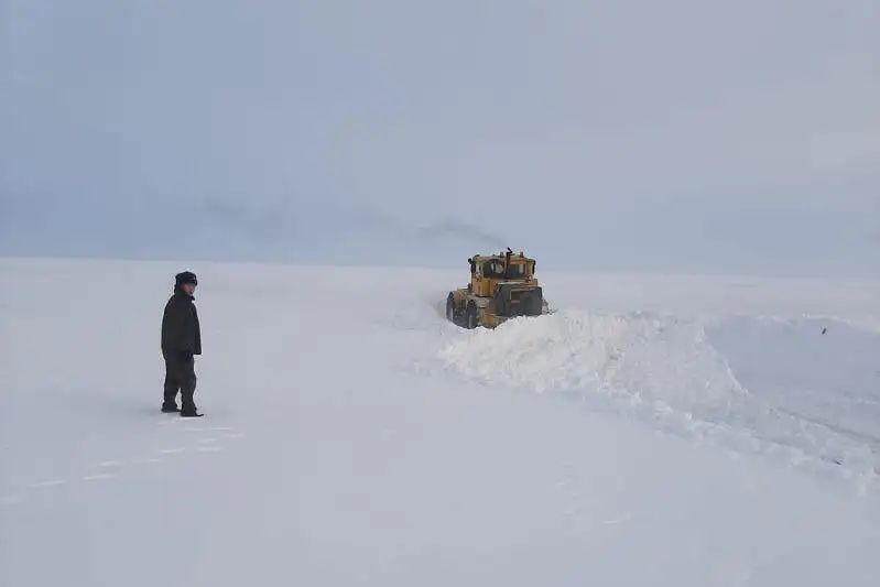 Из снежного плена вызволили костанайцев полицейские и спасатели