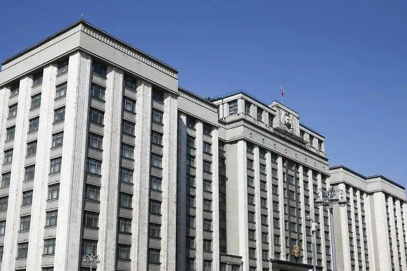 Reseı Dýmasy Pýtınniń qaıta prezıdent bolýyna quqyq beretin zańdy qabyldady