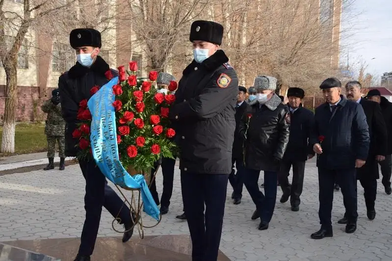 Atyraý polıtseıleri Halyq Qaharmany Ǵazız Baıtasovty eske aldy​